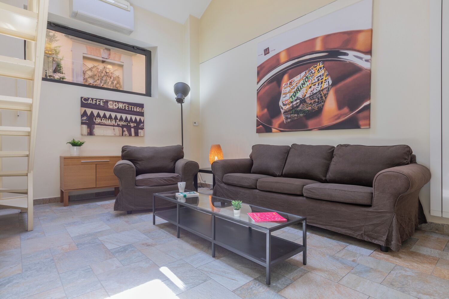 Appartamento Classic, 2 camere da letto | Area soggiorno | TV 30 pollici con canali satellitari