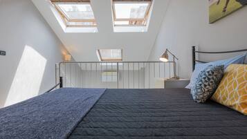 Standard-Apartment, 2 Schlafzimmer | Schreibtisch, Bügeleisen/Bügelbrett, Babybetten, kostenloses WLAN