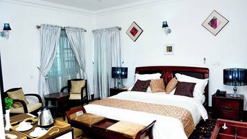 Deluxe Apartment, Balcony, City View | Desk, laptop workspace, soundproofing, free WiFi