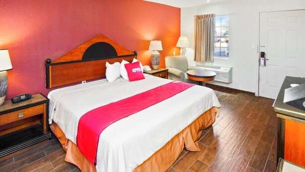 Desk, free WiFi - Sands Hotel (Blytheville)