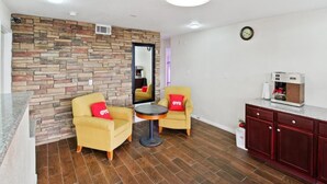 Lobby sitting area - Sands Hotel (Blytheville)