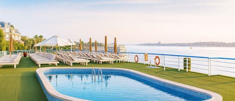 Sun deck