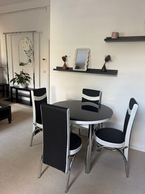 Dining - "Quiet & Spacious One Bed Apt in Hammersmith" (London)