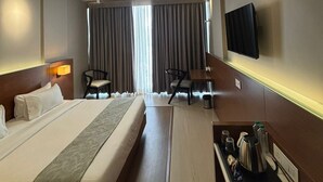 Phòng Deluxe, quang cảnh thành phố | Phòng cách âm, bàn ủi/dụng cụ ủi quần áo 