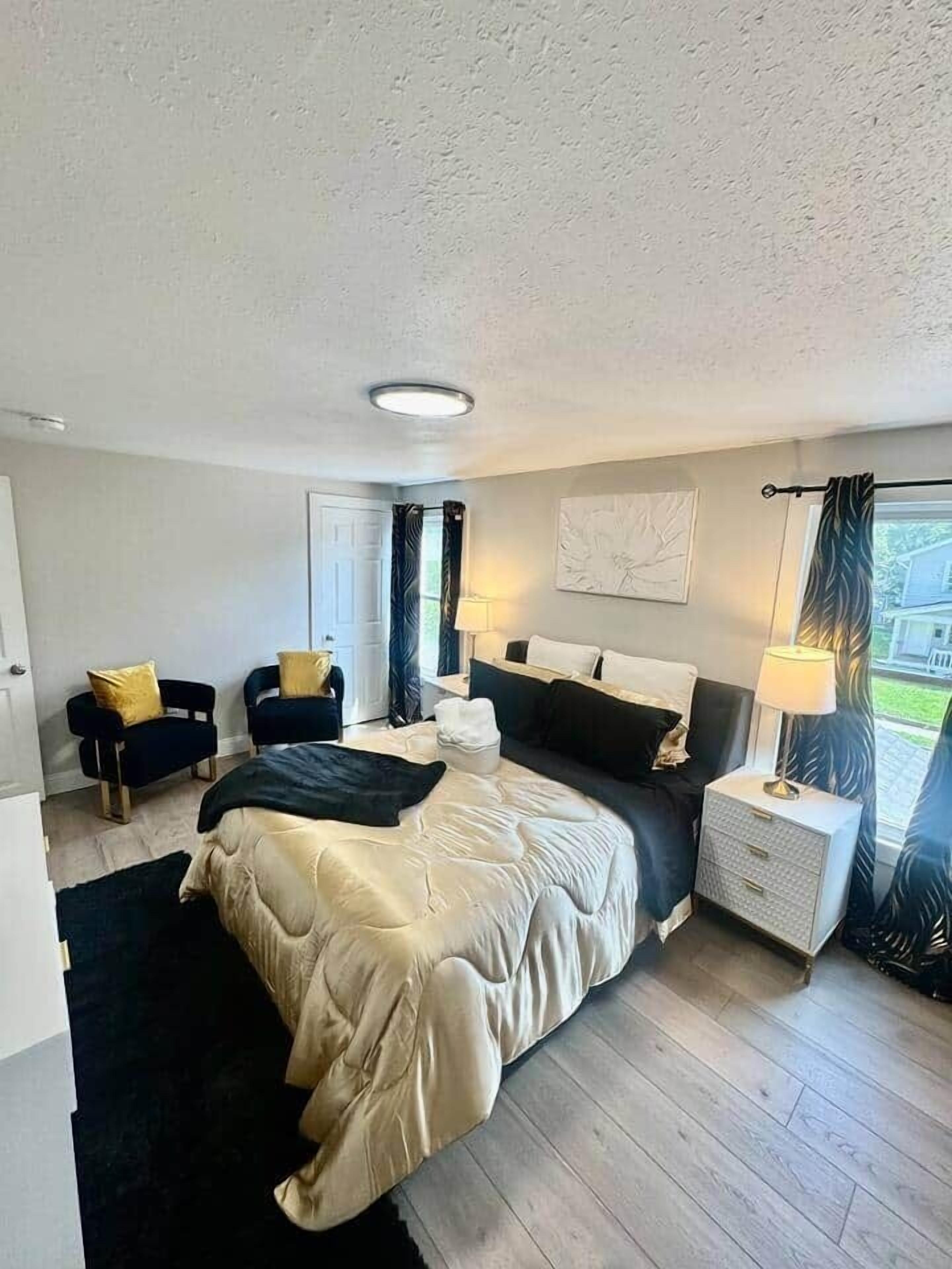 3 bedrooms, desk, iron/ironing board, free WiFi