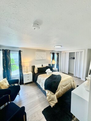 3 Schlafzimmer, Schreibtisch, Bügeleisen/Bügelbrett, kostenloses WLAN