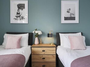 3 habitaciones, tabla de planchar con plancha y wifi gratis