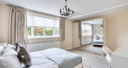 Pass the Keys | Spacious family home in Surrey