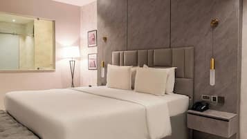 Appartement Deluxe, balcon, vue ville | Bureau, espace de travail pour ordinateur portable, rideaux occultants