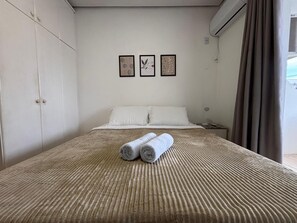 1 bedroom, in-room safe, iron/ironing board, free WiFi
