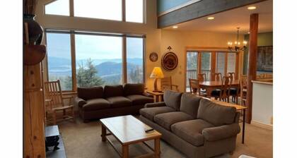 Ski-In/Out 4BR - Glades 3A with Hot Tub & Garage
