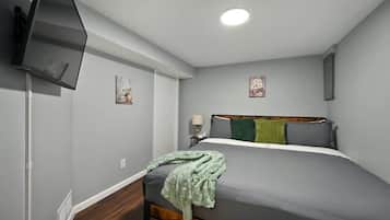 2 bedrooms, iron/ironing board, WiFi, bed sheets