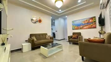 Apartamento Confort, balcón, vistas a la ciudad | Zona de estar