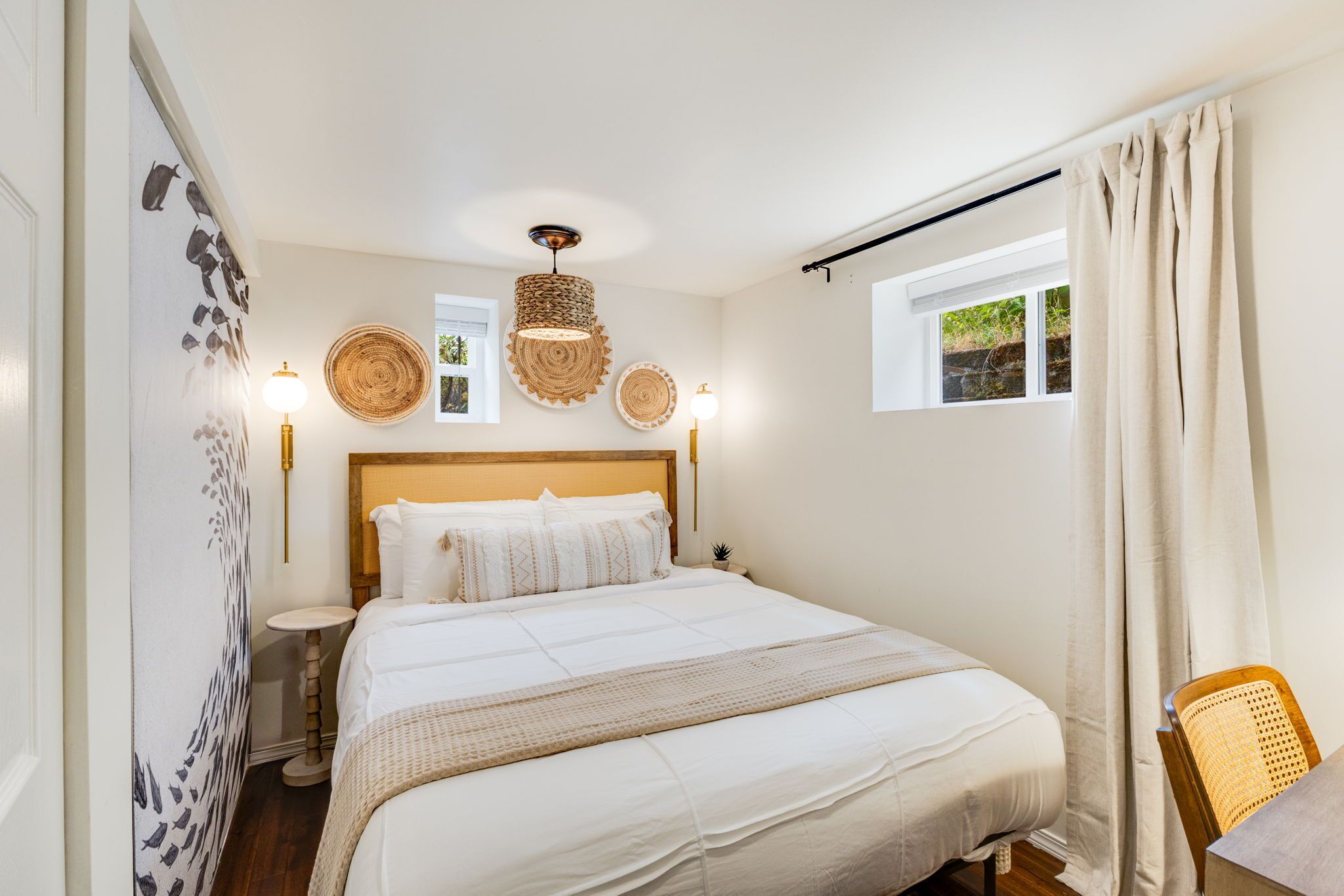 2 bedrooms, iron/ironing board, WiFi, bed sheets