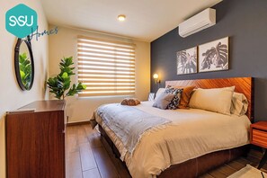 4 bedrooms, iron/ironing board, WiFi, bed sheets