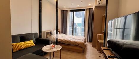 1 habitación, tabla de planchar con plancha, wifi y ropa de cama