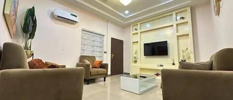 デラックス アパートメント バルコニー シティビュー | リビング エリア