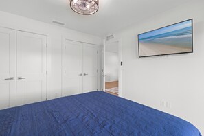 4 Schlafzimmer, Schreibtisch, BĂŒgeleisen/BĂŒgelbrett, kostenloses WLAN