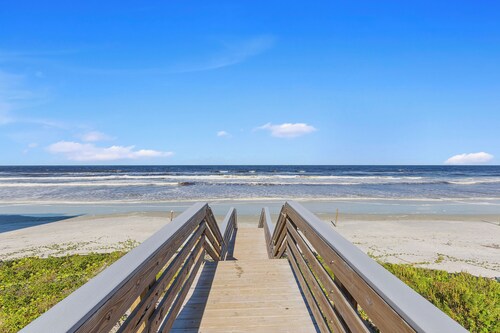 🏖️Steps to Beach | Perfect for Large Groups | Flip Flop Living North🏖️