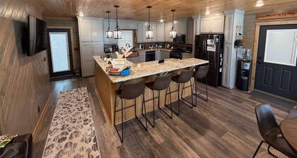 Charming 2-bedroom, 2 bath home near hunting and outdoor adventure.