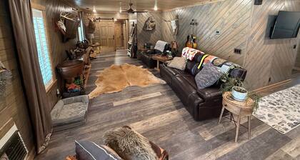 Charming 2-bedroom, 2 bath home near hunting and outdoor adventure.