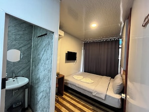 Comfort Single Room, Balcony, Bay View