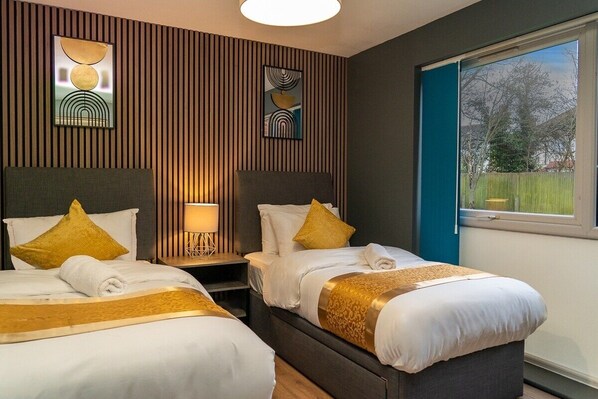 2 bedrooms, iron/ironing board, Internet, bed sheets