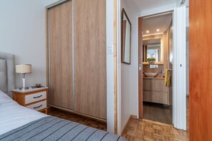 1 chambre, fer et planche à repasser, draps fournis