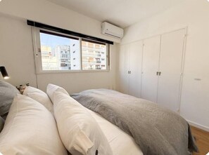 1 bedroom, iron/ironing board, internet, bed sheets