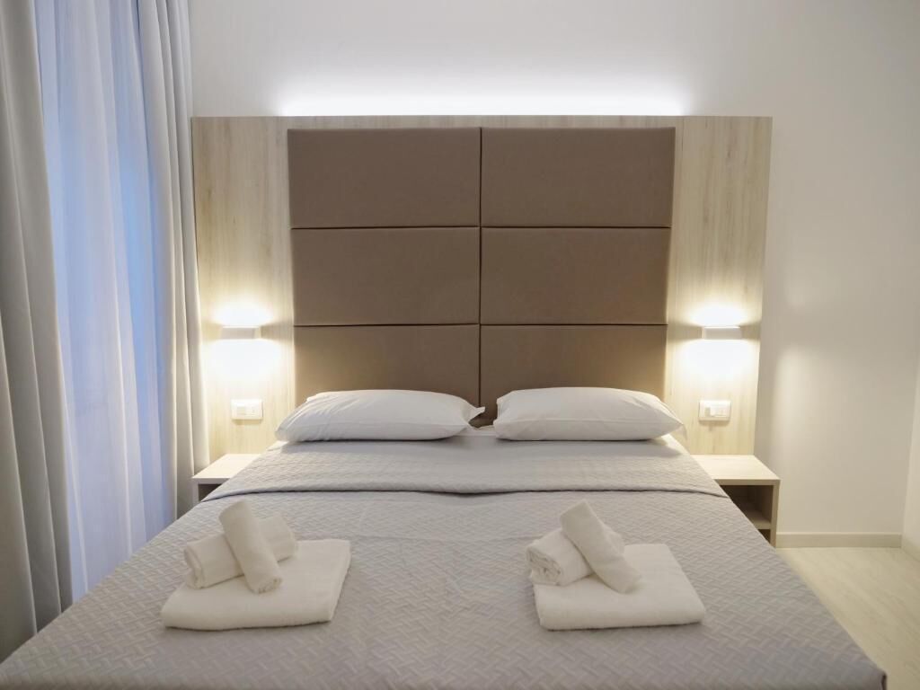 Junior-sviitti, kaupunkinäköala | Työpöytä, kannettavalle tietokoneelle sopiva työtila, ilmainen Wi-Fi