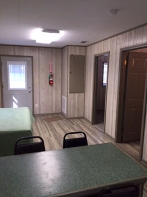 2 makuuhuonetta, Wi-Fi, vuodevaatteet