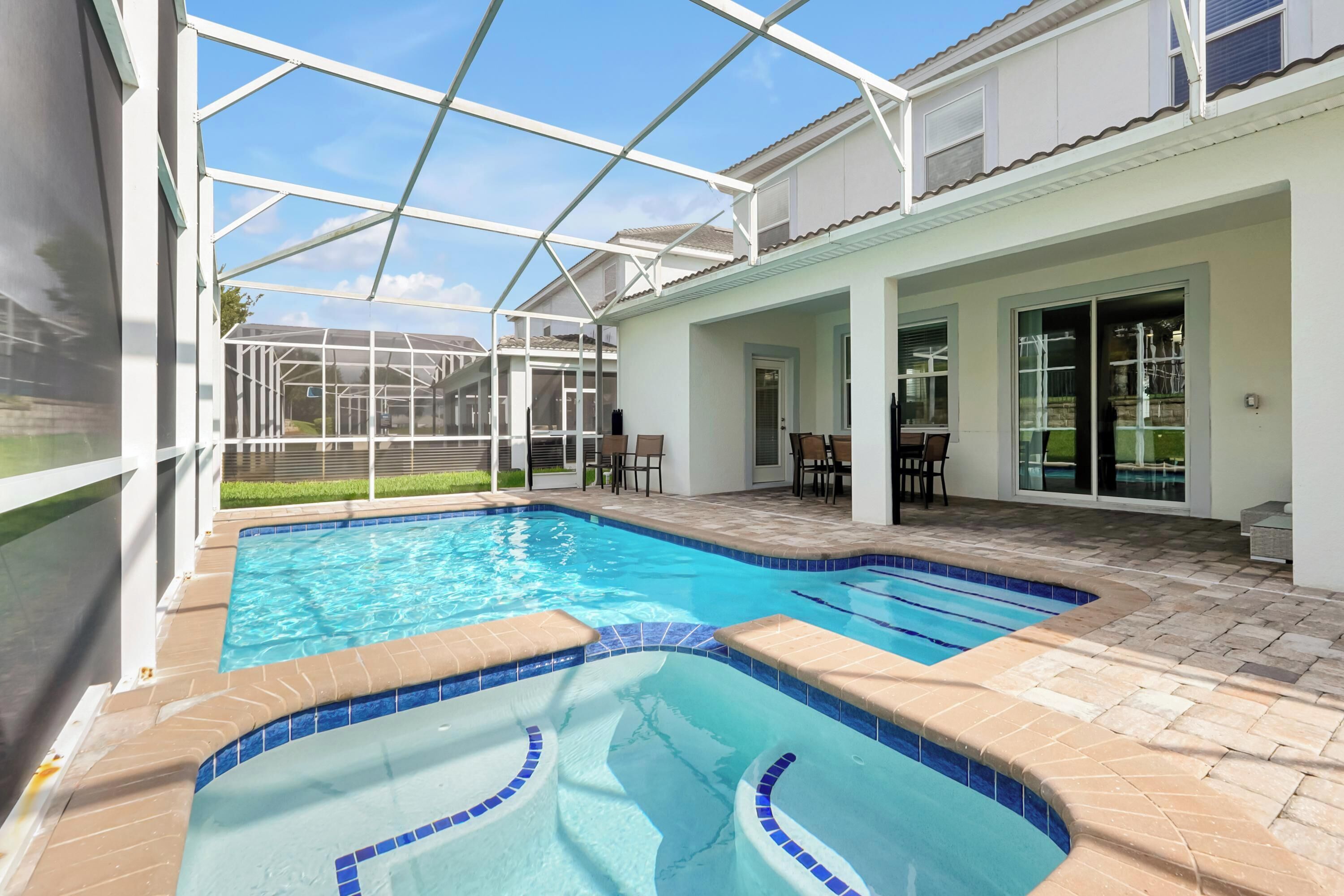 Et oppvarmet basseng