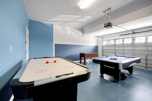 Games room - ⛱ Champions Gate - 5★ Clubhouse - Water Slides & Lazy River -Tiki Bar & Grill ✈ (Champions Gate)