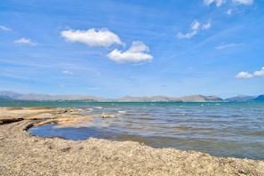 Vlak bij het strand