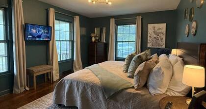 Cozy Sugar Grove Cabin w/Mountain Views & River