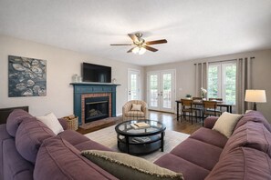 Smart TV, fireplace, offices