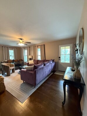 Televisión y chimenea 