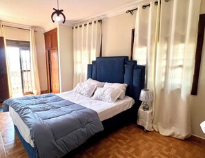 2 slaapkamers, een strijkplank/strijkijzer, wifi