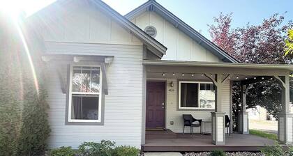 Fresh, Peaceful Home in Quaint Neighborhood