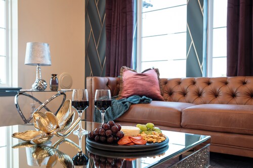 Stylish Winter Getaway Steps from Downtown Bryan