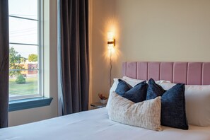 1 bedroom, iron/ironing board, Internet, bed sheets