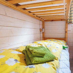2 bedrooms, bed sheets