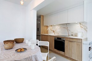 Dining - Villa Alekatele, Elegant Rental, 100 m from the Beach - 1700 (La Tranche sur Mer)