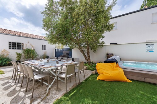 Villa alekatele, location d'élégance, 100 m de la plage - 1700