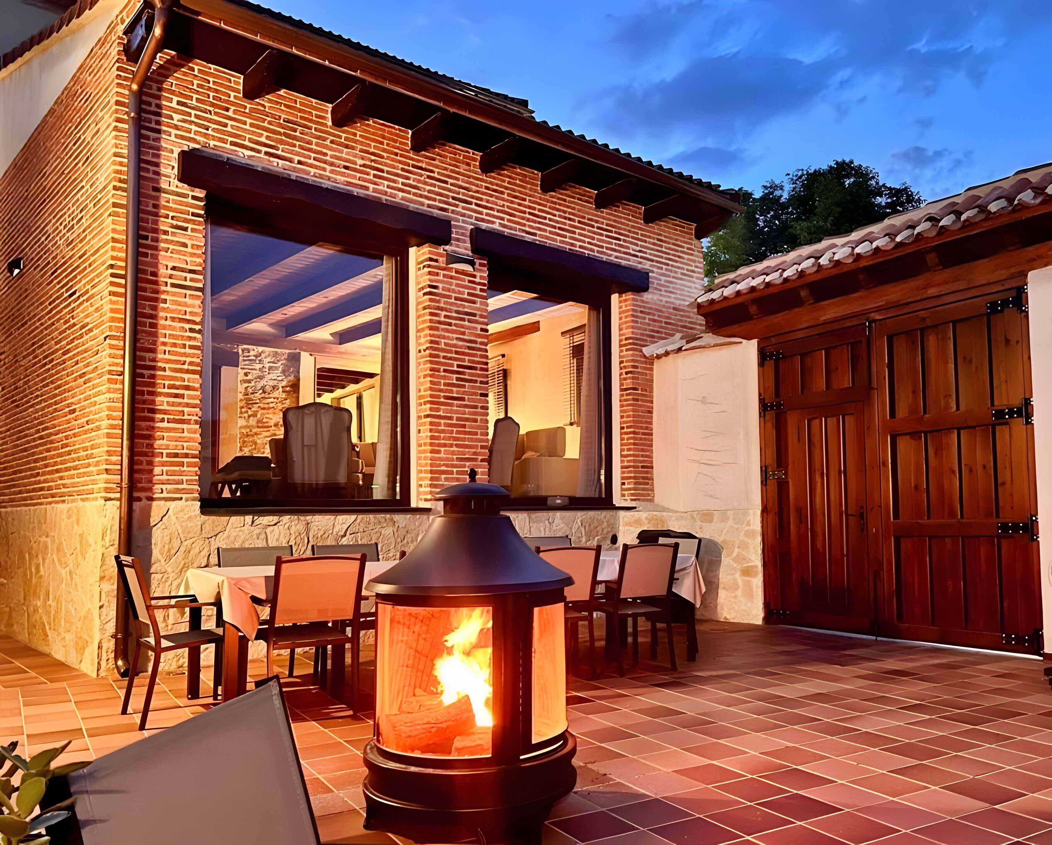 屋外ダイニングエリア