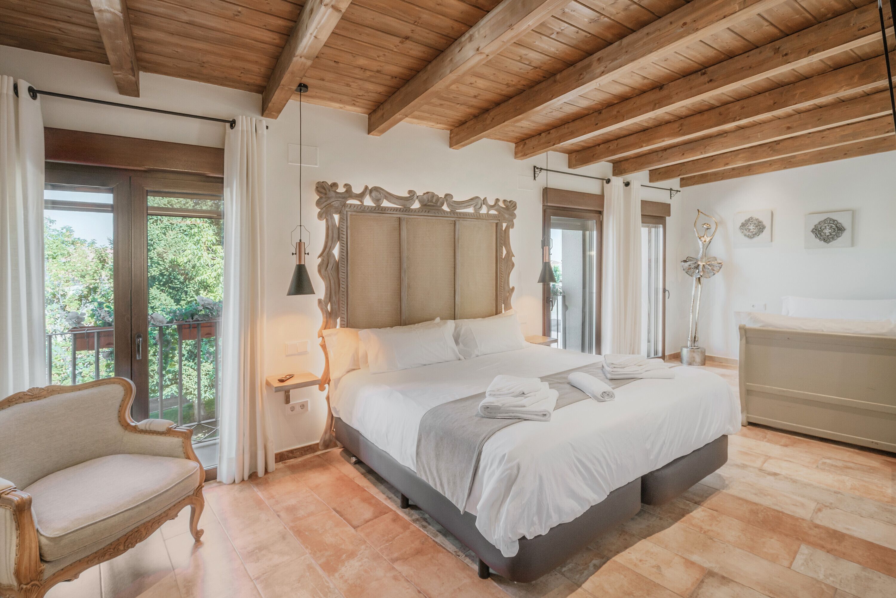 6 dormitorios, tabla de planchar con plancha, wifi y ropa de cama