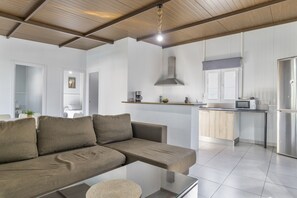 Televisión, mesa de ping pong