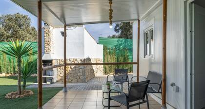Maison de Vacances 'El Encanto De Ronda' avec Vue sur la Montagne, Piscine Privée et Wi-Fi