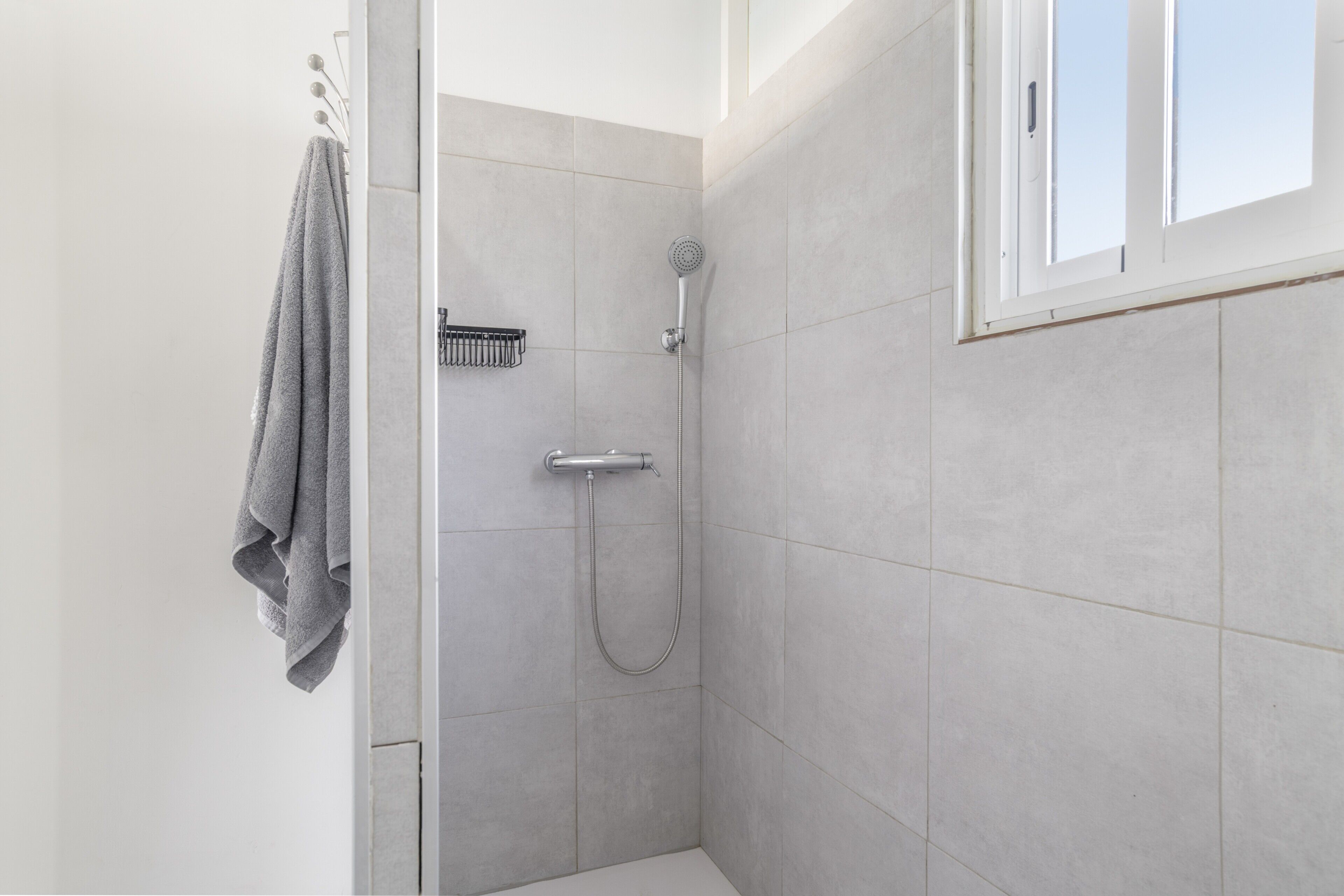 Shower, towels