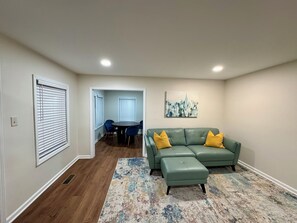 Living area - Nalida's Retreat - Cozy 3 Bedroom 2 Bath w/ Modern Comforts (Talladega)